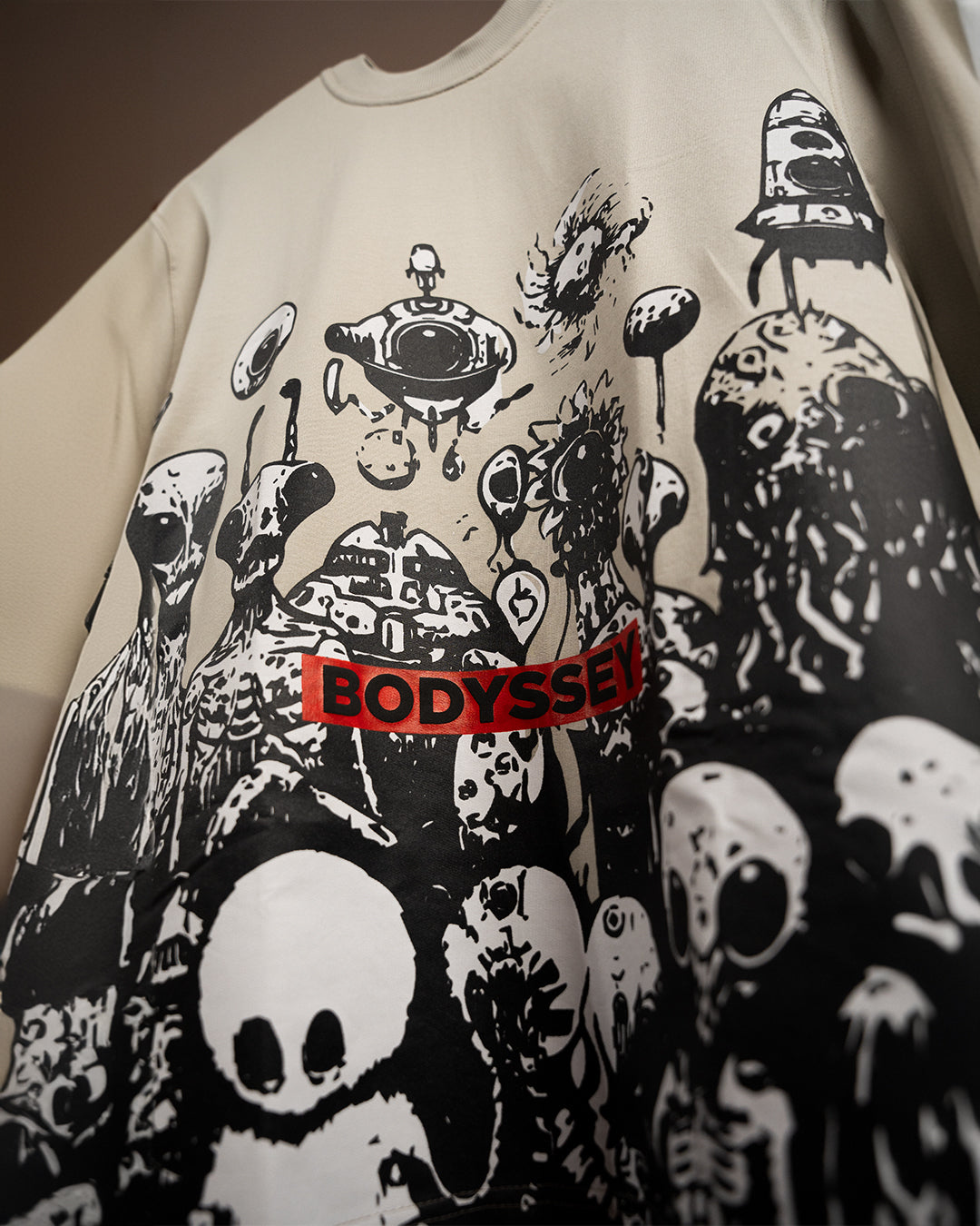 ALIEN INVASION OVERSIZED T-SHIRT